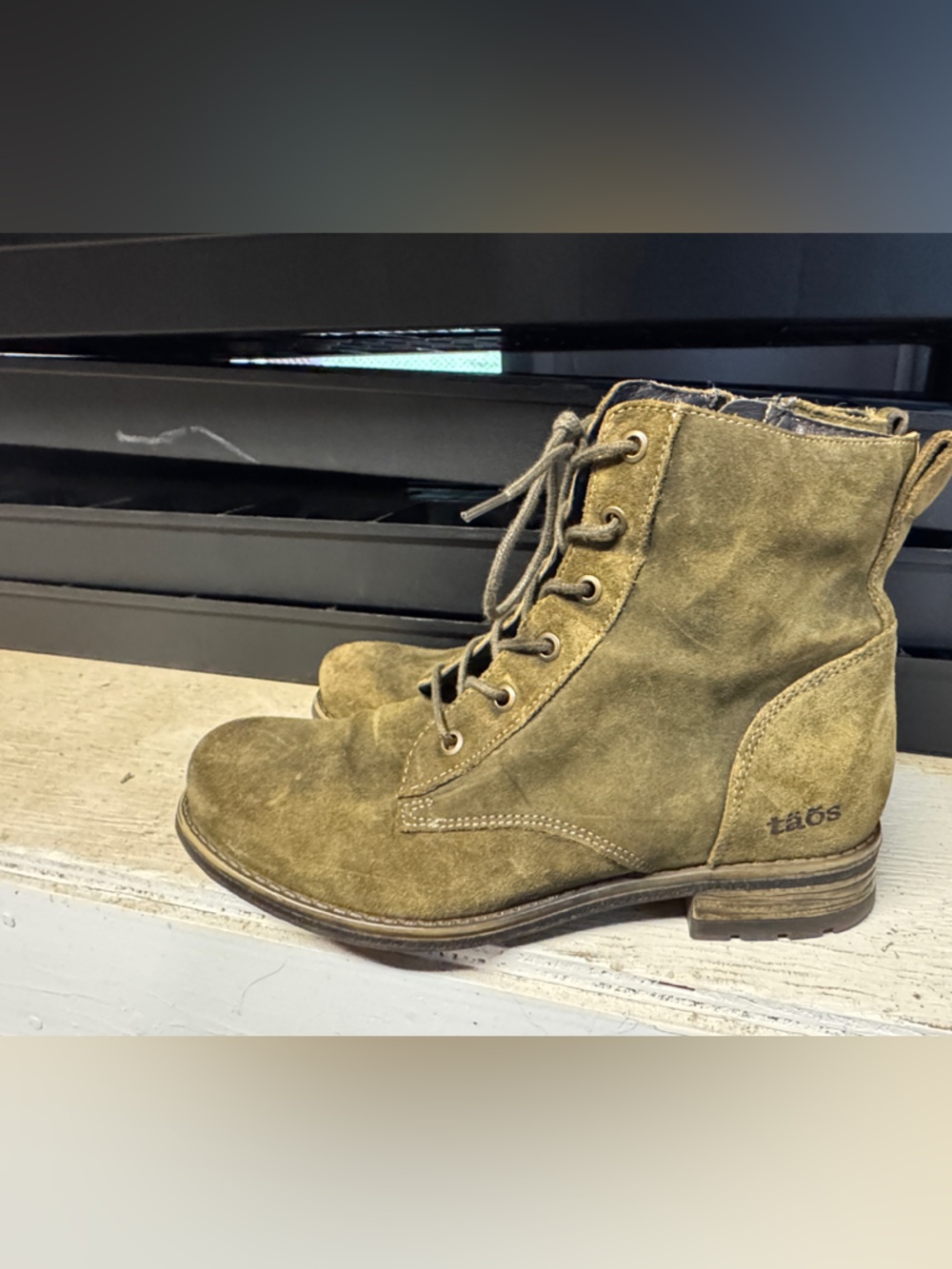 Taos Women's Suede Lace-Up Boot in Olive